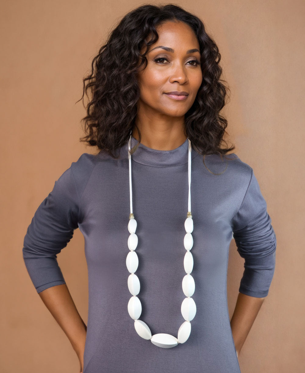 Graduated Oval Bead Necklace in Soft White