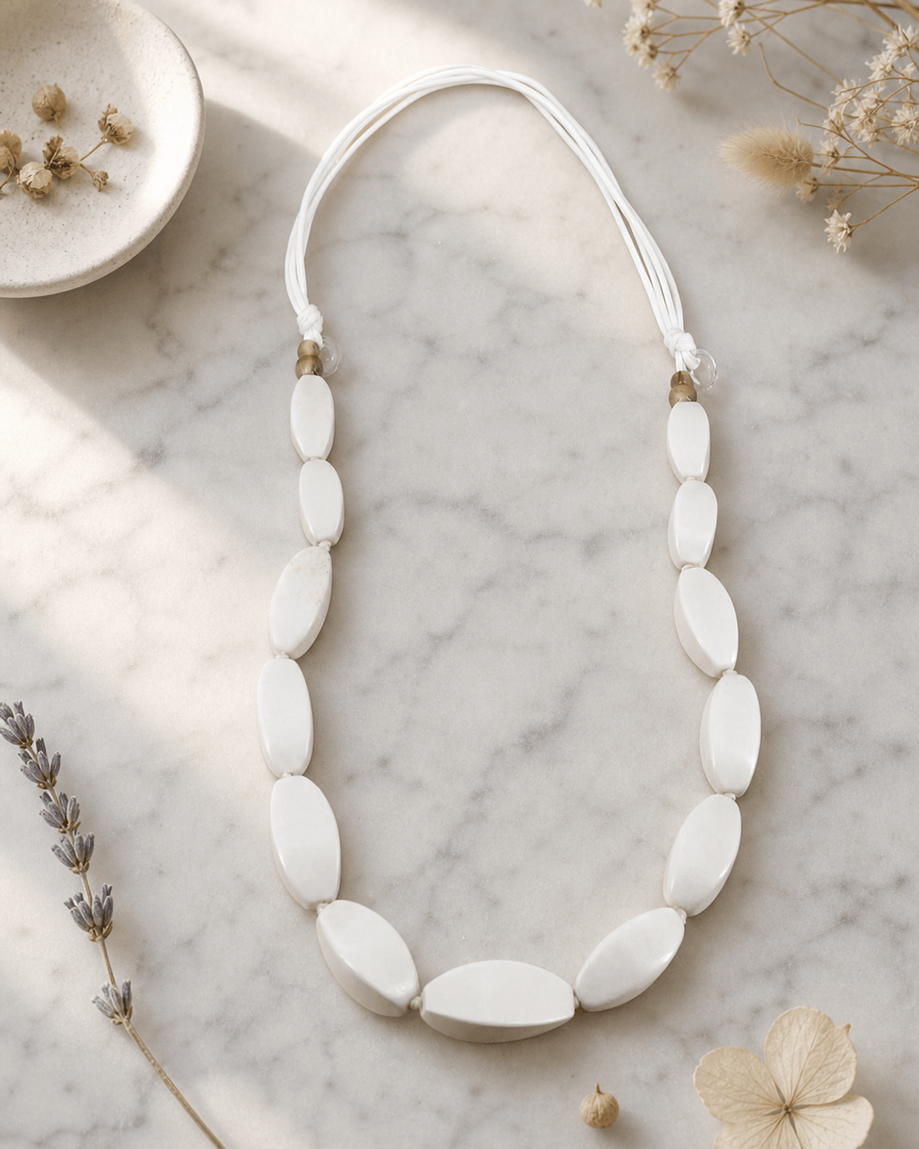 Graduated Oval Bead Necklace in Soft White